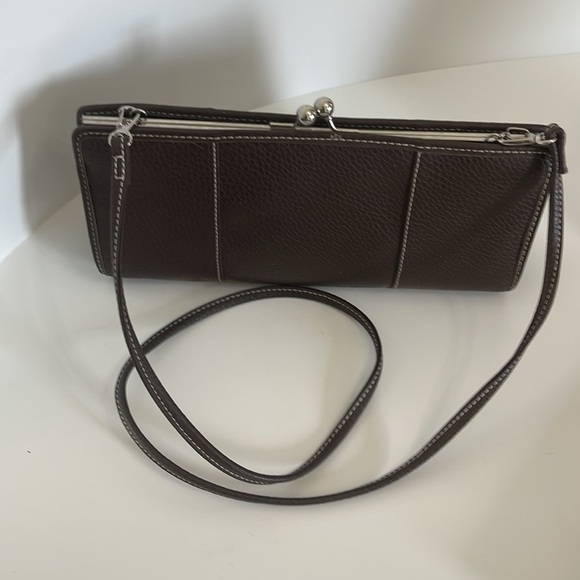 Tommy Hilfiger Brown Leather Clutch Crossbody Bag with Detachable Strap - Picture 8 of 12